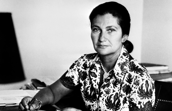 simone-veil-le-temoignage-d-une-vie-on-n-a-pas-le-droit-d-oublier.medium.jpg